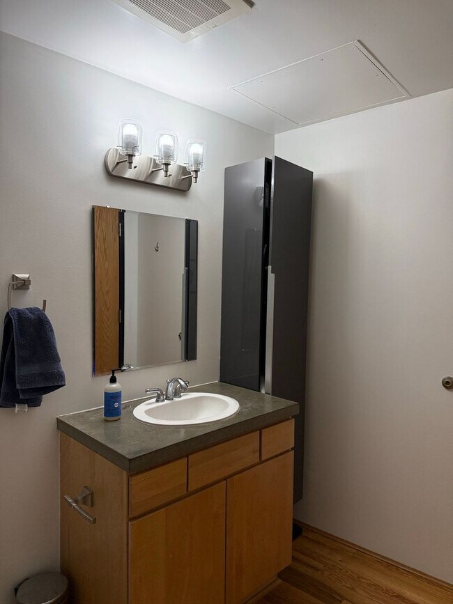 Building Photo - Full Service Executive Fully Furnished All Inclusive Architectural Penthouse Loft Downtown Denver