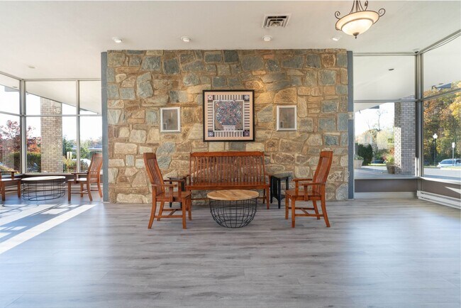 Building Photo - 1 Bed 1 Bath Condo in Barcroft Hills