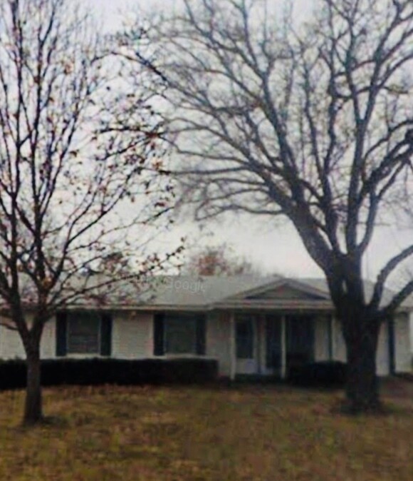 Building Photo - 816 N Hughes St