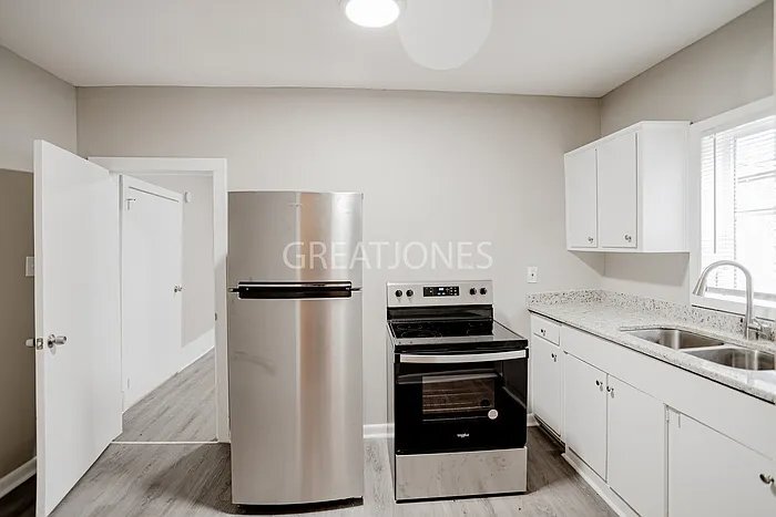 Building Photo - 1500 28th St