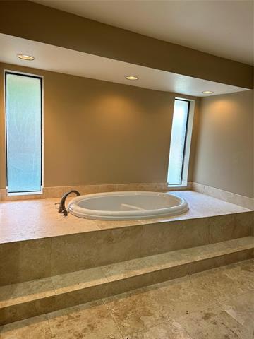 Building Photo - 7610 Mullrany Dr