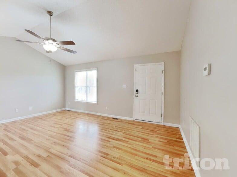 Building Photo - 109 Impressive Ln