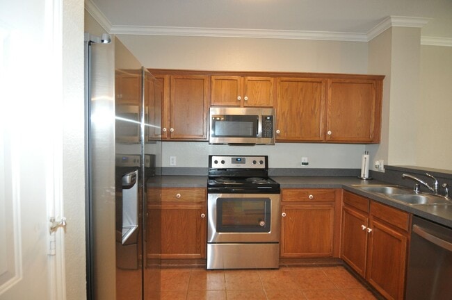 Building Photo - 2214 Glacier Park Ln
