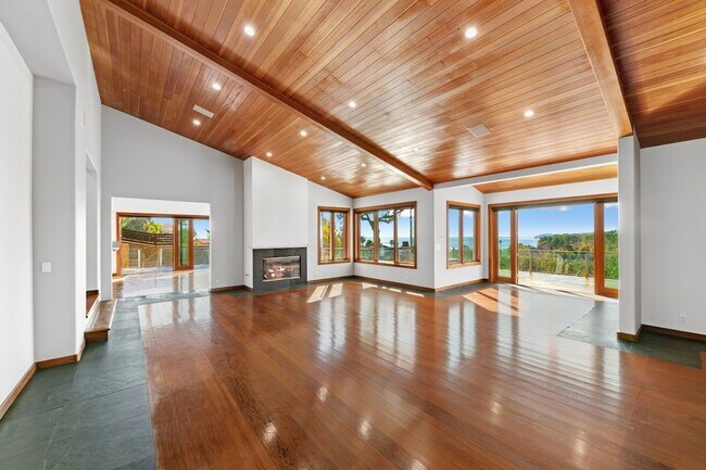 Building Photo - 27091 Sea Vista Dr