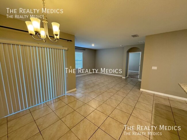 Building Photo - 404 Tanglewood Dr