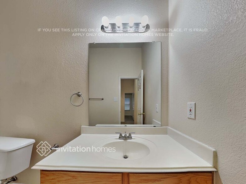 Building Photo - 2003 Walnut Hills Ln