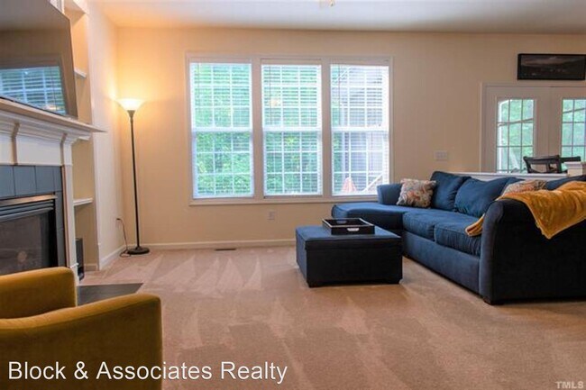 Building Photo - 4 br, 2.5 bath House - 1505 Yellow Rainbow