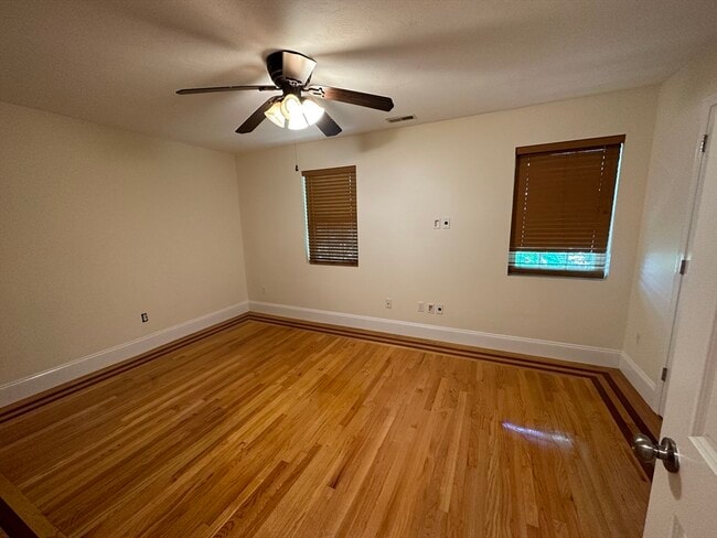 Building Photo - 8 Grant St