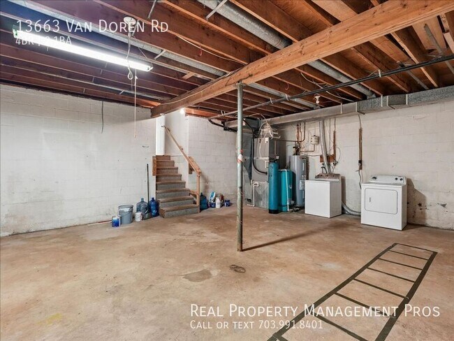 Building Photo - 13663 Van Doren Rd