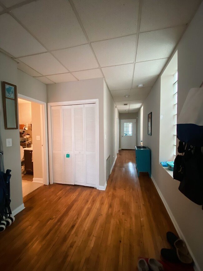 Building Photo - 2117 W Ohio St