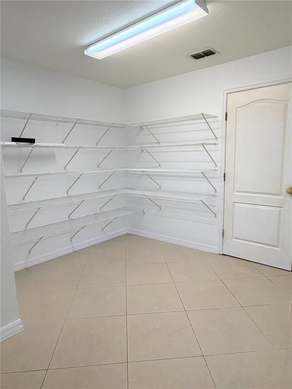Building Photo - 6759 Krenson Oaks Cir