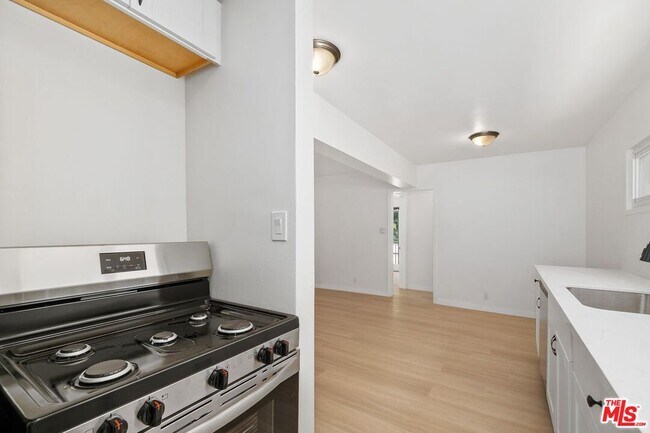 Building Photo - 2621 S Centinela Ave