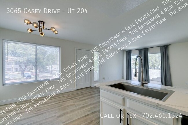 Building Photo - 3065 Casey Dr