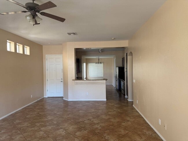 Building Photo - 522 W Julie Dr