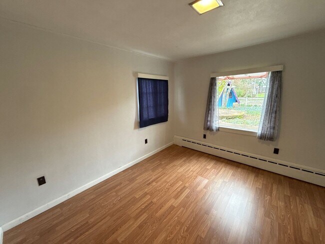 Building Photo - 1947 Marion St SE