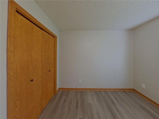 Building Photo - 452 Orchard Pkwy W