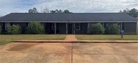 Building Photo - 310 Carriage Ln