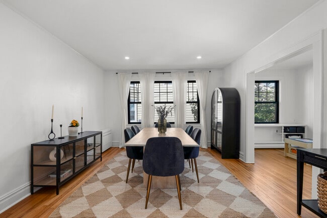 Building Photo - 217 Soundview Ave