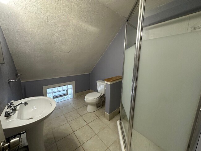 Building Photo - 1741 S 69th St