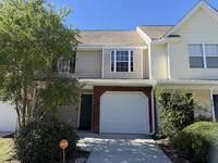 Building Photo - Adorable 2 Bedroom Townhome in Azalea Square