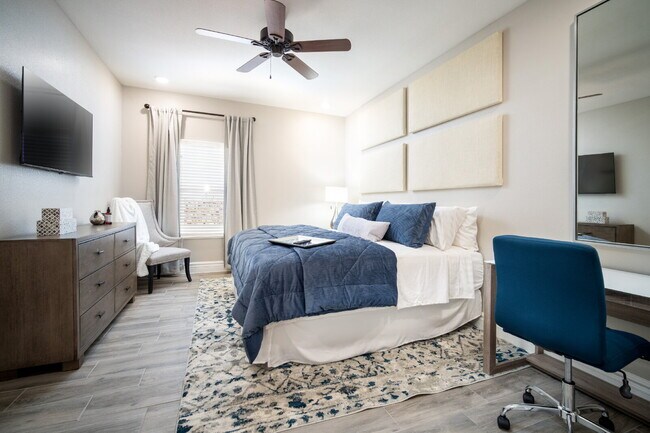 Building Photo - "Spacious 3-Bedroom Duplex with Granite Elegance in El Paso – 1469 Sq Ft of Modern Comfort!"