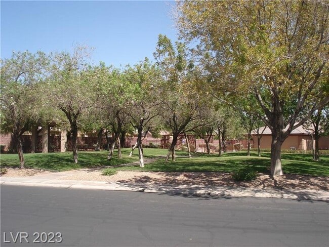 Building Photo - 2 BEDROOM HOUSE, SINGLE STORY