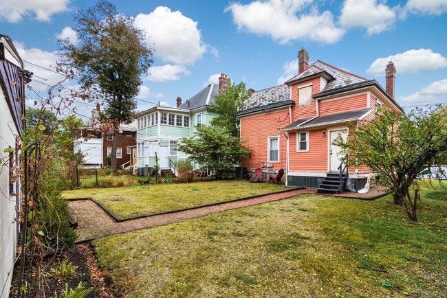 Building Photo - 2027 N 4th St