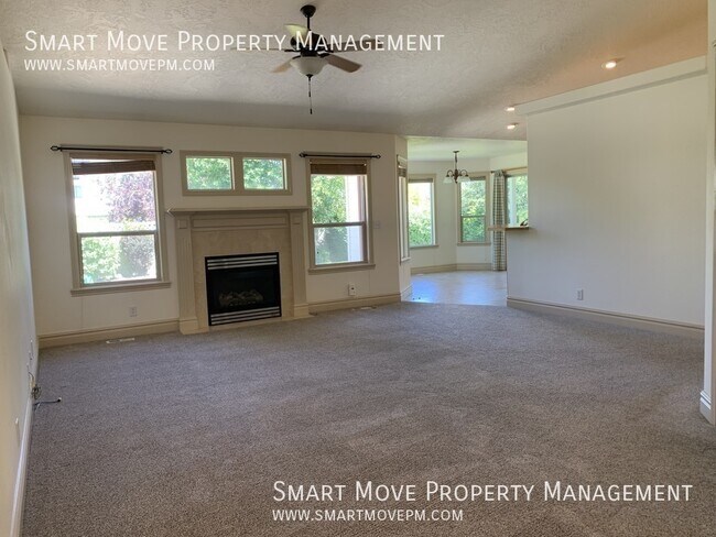 Building Photo - 570 Anton-