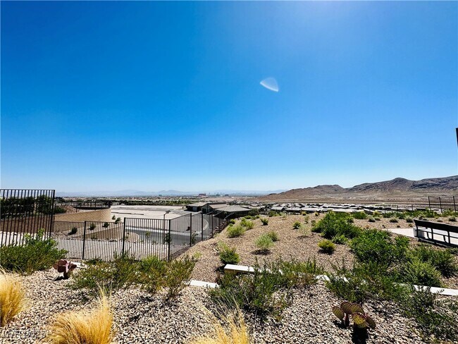 Building Photo - 981 Woodburn Ln