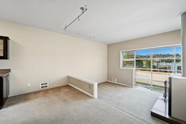 Building Photo - 2 bedroom in Seattle WA 98102