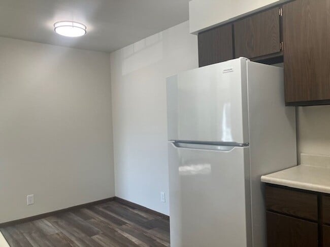 Building Photo - 112 S Wisconsin St