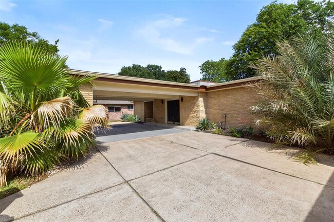 Building Photo - 13726 Wickersham Ln