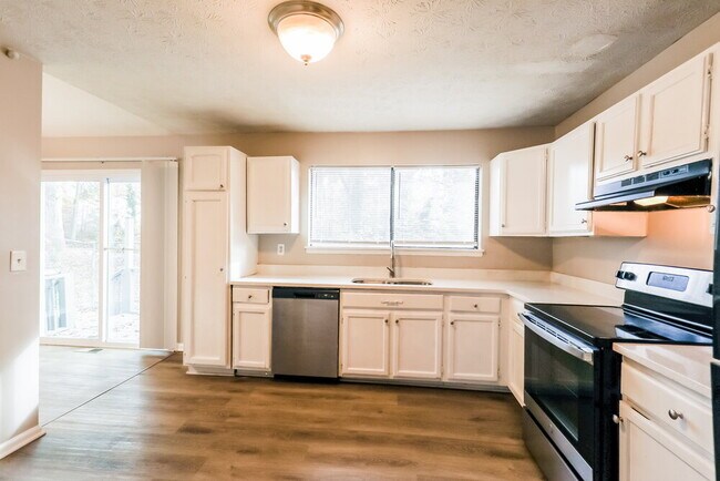 Building Photo - 8964 Raven Dr