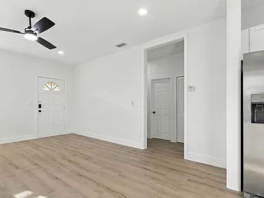 Building Photo - Fall Semester Move-In | Spacious 5BR Home in Ridgewood Park