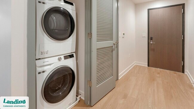 Building Photo - 350 Maple Dr SW