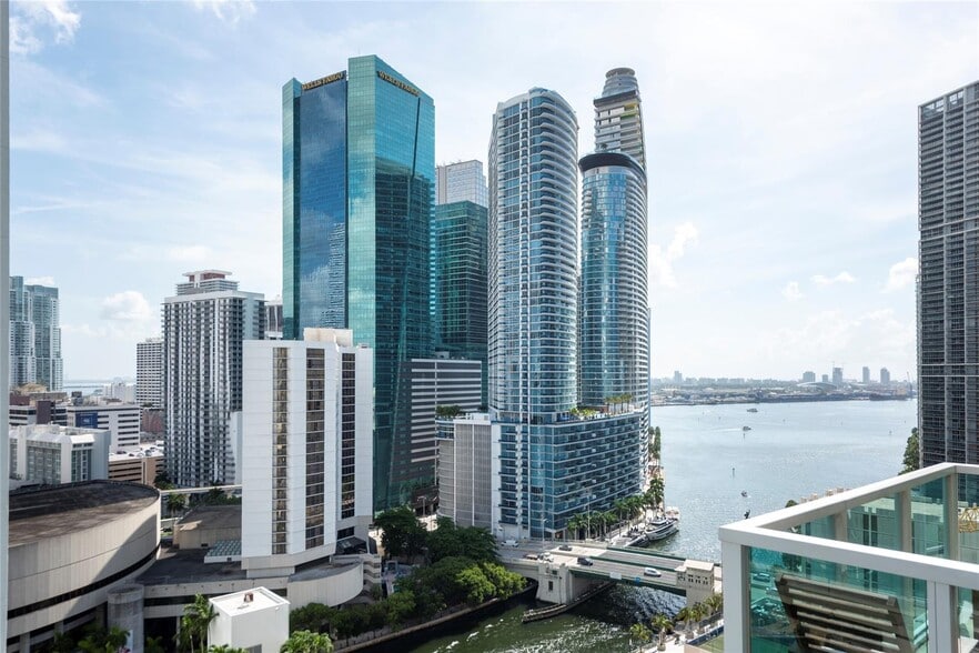 Building Photo - 41 SE 5th St