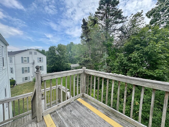 Building Photo - South Portland 2BD/1BA with Off Street Par...