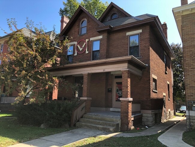 Primary Photo - 51 E Lane Ave