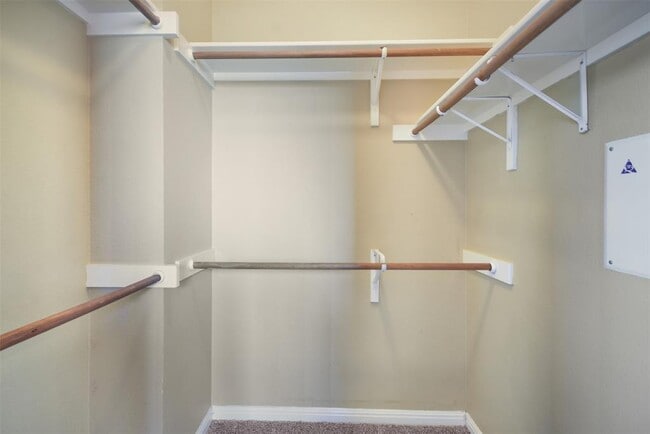 Building Photo - 8518 Cahill Dr