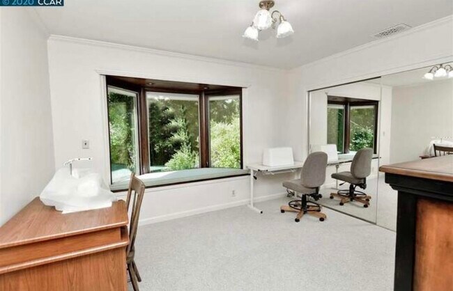 Building Photo - 136 El Centro