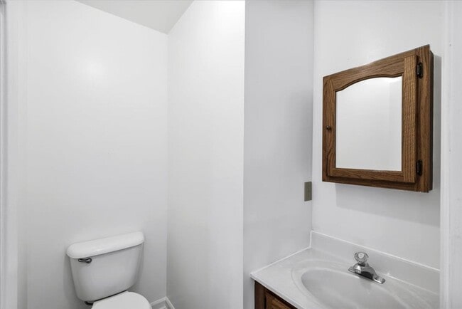 Building Photo - 10704 Live Oak Ct