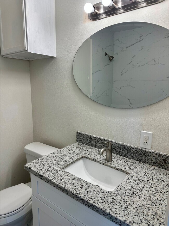 Building Photo - 5024 Jefferson St