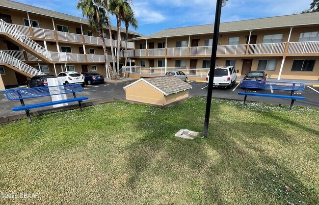 Building Photo - 411 N Halifax Ave