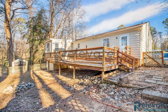 Building Photo - 2630 Beaver Falls Rd