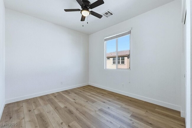 Building Photo - 10260 Western Pine Ave