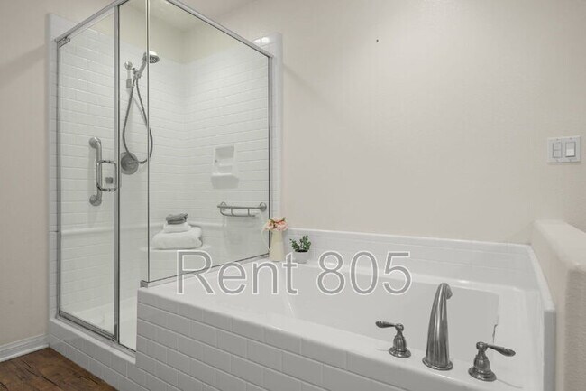 Building Photo - 1008 Los Angeles Ave