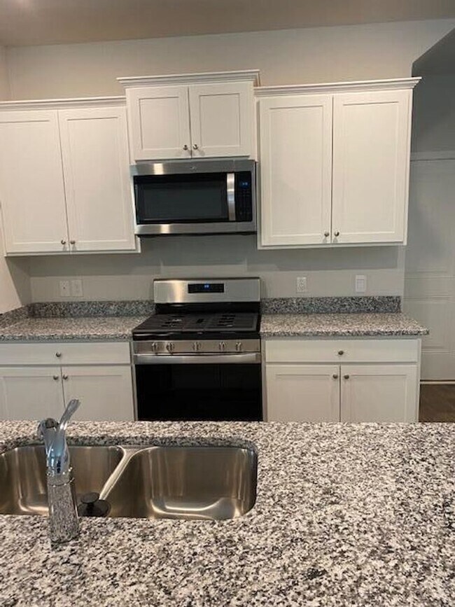 Building Photo - Cane Bay 4BR in Pine Hills Subdivision