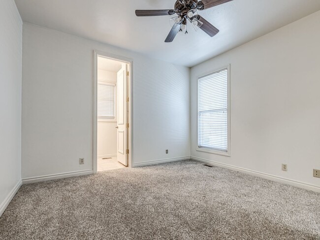 Building Photo - Stunning Luxury Home in East Edmond with a Pool/Jacuzzi + Woody Creek Addition + Theater Room+/5 ...