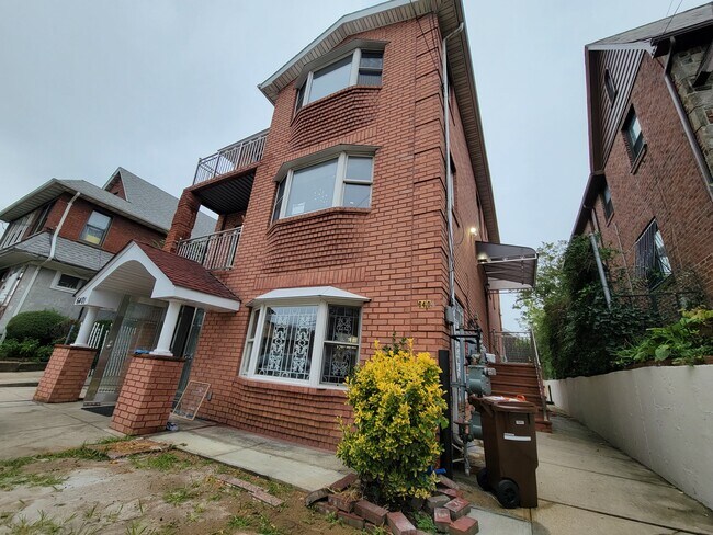 Exterior - 6401 155th St