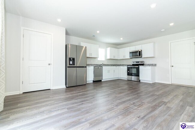 Building Photo - 104 Ashwood Ave